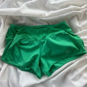 Nike Green Women's Tempo Fashion Shorts Size Small